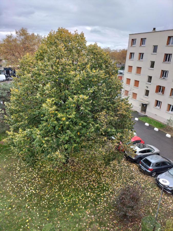 Jolie Appartement Proche Tramway Vénissieux Exterior foto